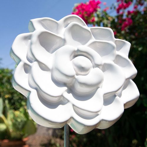 Garden Flower Stake. Magnolia.